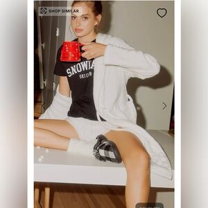 2/$20 - White and Fluffy Bathrobe by Ardene with pockets & belt - M